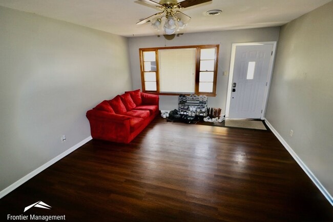 Photo - Beautiful 4 Bedroom Home Near Bill Snyder Stadium!