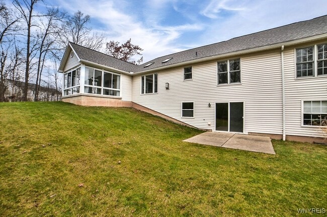 Photo - 480 Whitehaven Rd