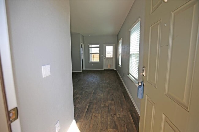 Photo - 325 Old Glory Trail