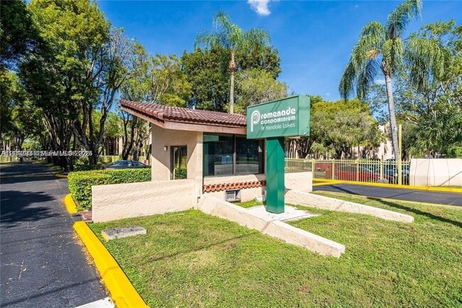 Building Photo - 14525 N Kendall Dr Unit 402J