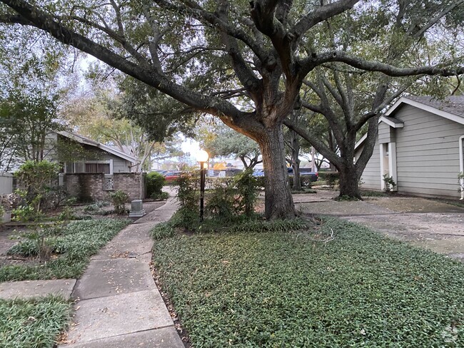 Building Photo - 6857 Greenway Chase St Rental