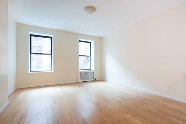 Photo - 111 E 89th St