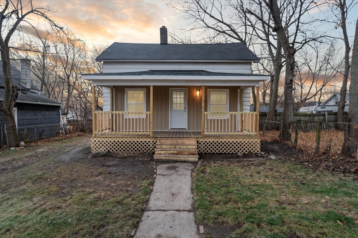 Photo - 1025 Cady Ct (Lansing, MI)