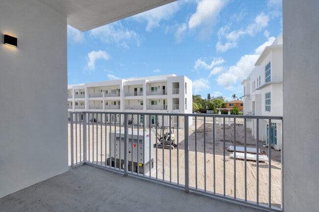 Photo - 321 Princeton Dr Unidad B1