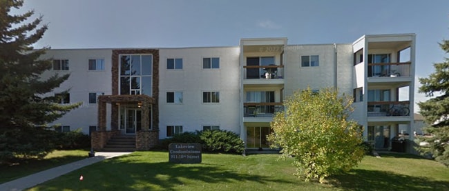 Building Photo - 911 10 St