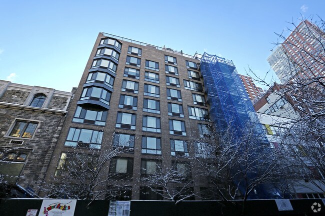 48 W 68th Street