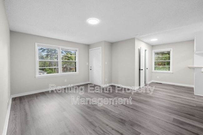 Photo - 737 84th Pl S