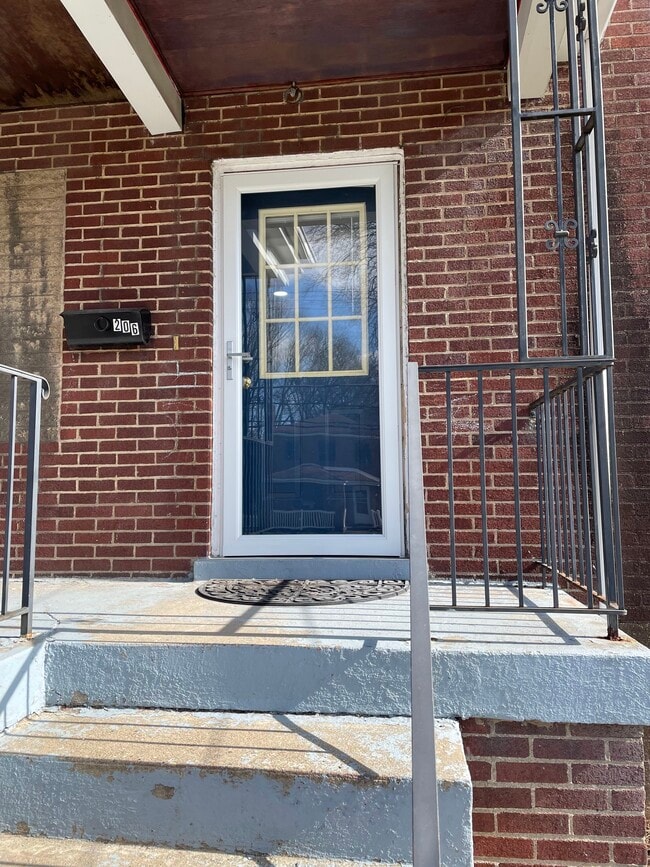 Photo - 206 Whipple St