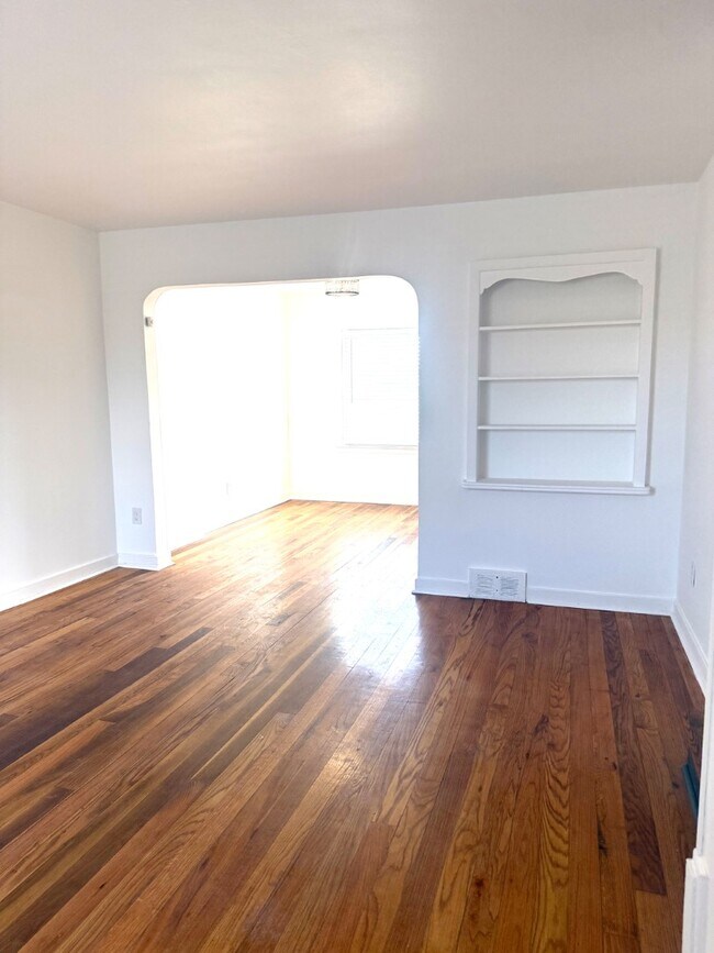 Photo - 480 Marquette Dr