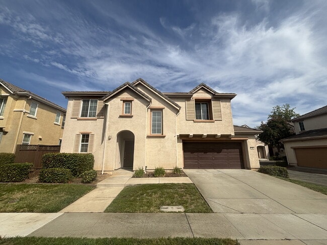 Building Photo - Spectacular 3 bed 2.5 bath home in Lincoln Crossing