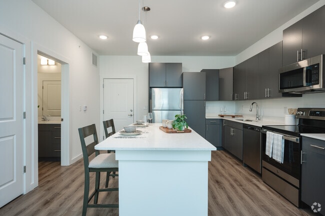 2BR, 2BA - 907SF