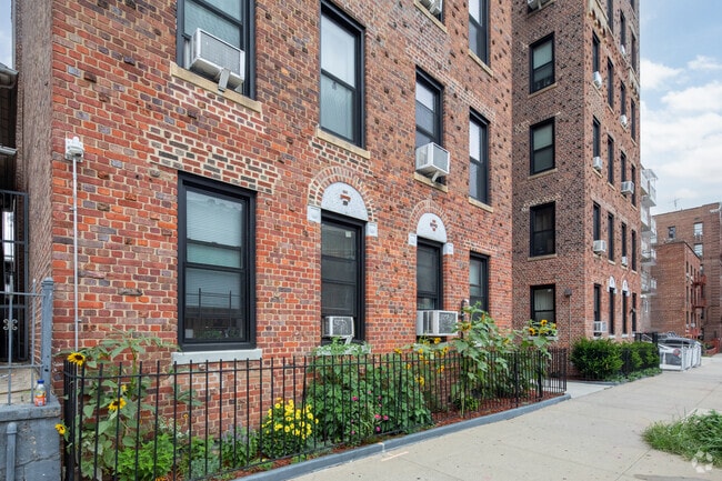 Photo - 42-29 Judge Street