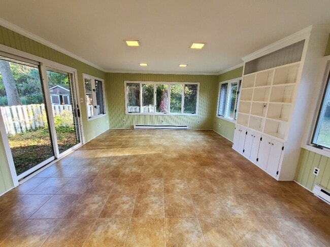 Photo - Lots of Space And Large Lot.