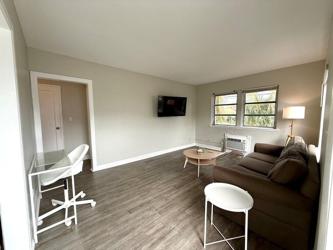 Photo - 3801 S Olive Ave Unidad 3