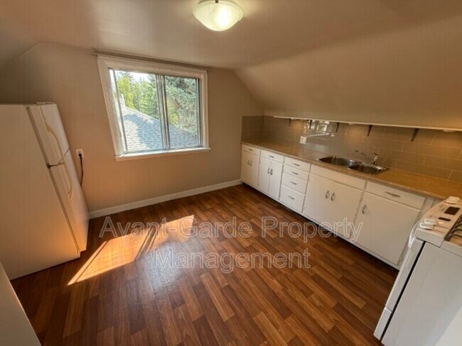 Photo - 12114-12102 102 St NW Unit Mezzanine