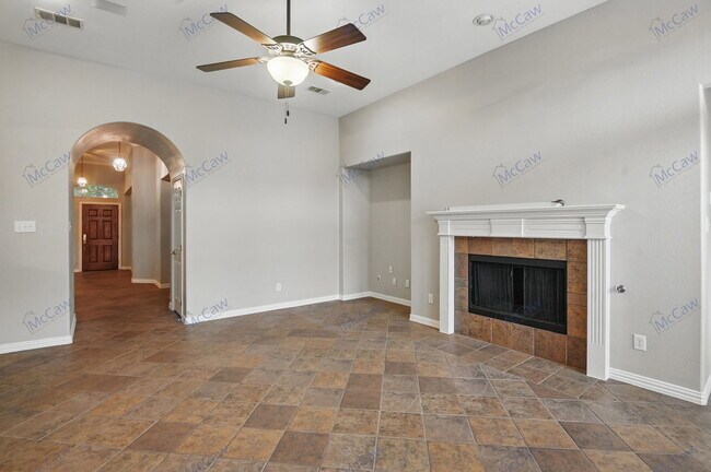 Photo - 1210 Surrey Ln