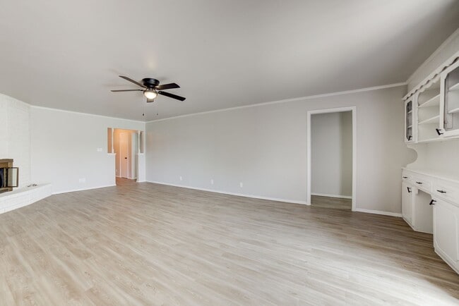 S 67th Ave E Duplex - S 67th Ave E Duplex Apartment Unit 6932