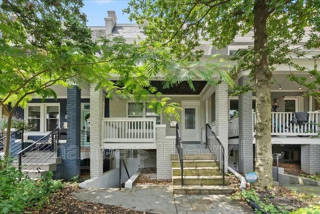 Building Photo - 1273 Oates St NE Rental