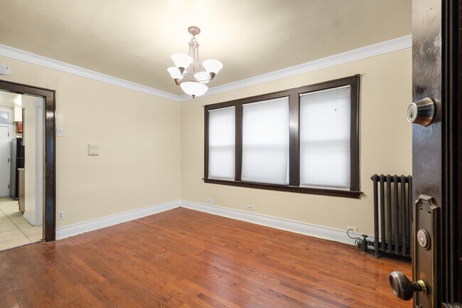 Photo - 8533 S Oglesby Ave Unit 2