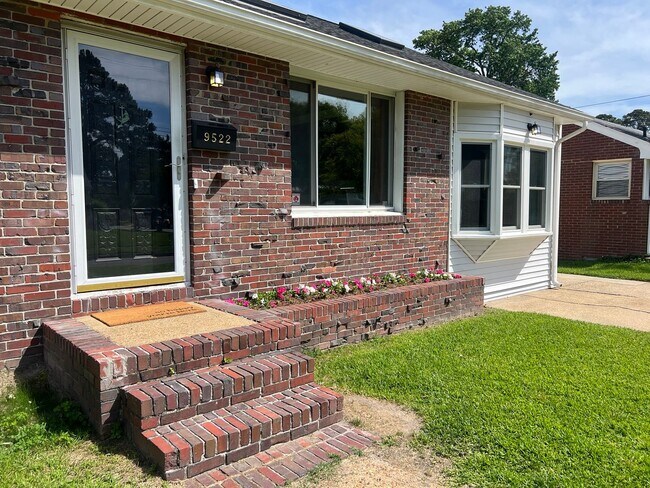 Photo - Mid - Century Modern Dream!   WILLOW TERRACE