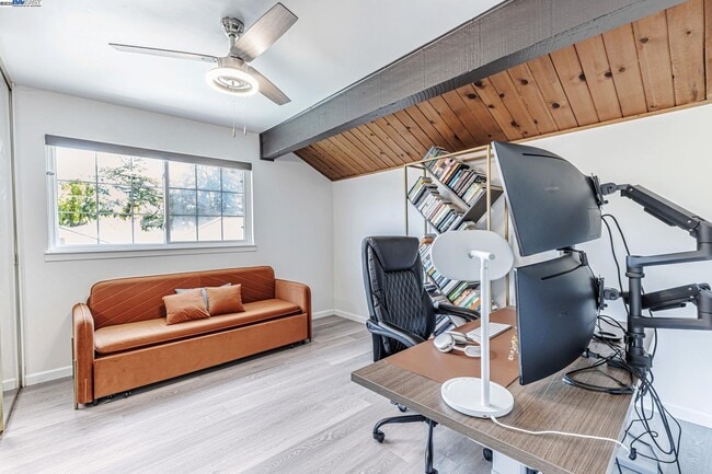 Photo - 1835 Cam Estrada