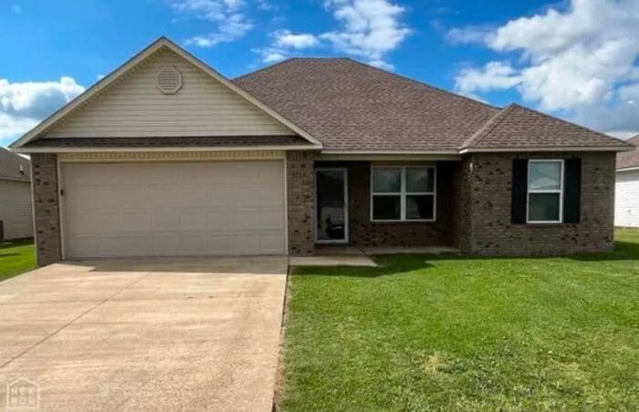 Beautiful 3 bed / 2 bath home with fenced back yard - Nettleton!! - Beautiful 3 bed / 2 bath home with fenced back yard - Nettleton!!