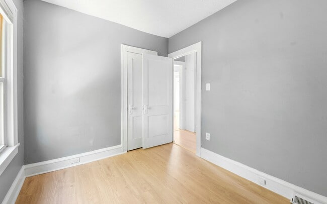 Photo - 13617 Glenside Rd