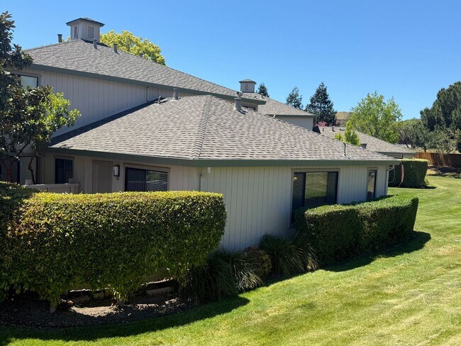 TWO BEDROOM /ONE BATH CONDO, ONE LEVEL GRO... - TWO BEDROOM /ONE BATH CONDO, ONE LEVEL GRO...