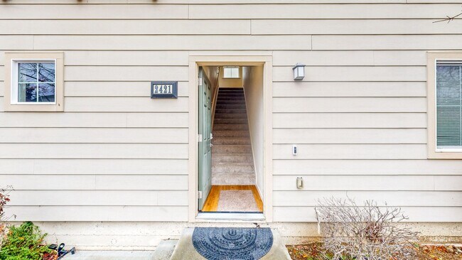 Photo - 2421 N Village Dr Unidad 2421