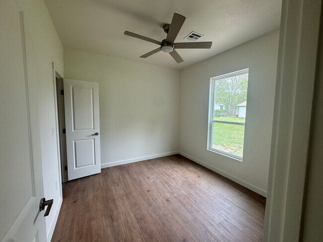 Photo - AVAILABLE NOW!- New Construction Rental in SW Ardmore!