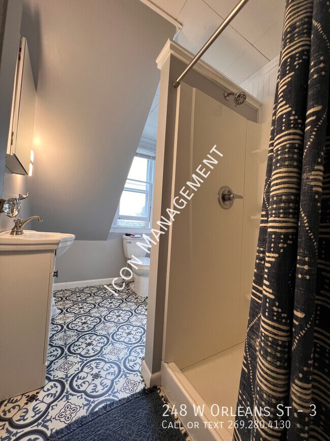 Photo - 248 W Orleans St Unit 3