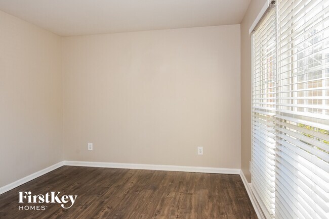 Photo - 60 Evans Point