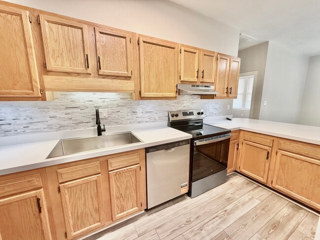 Photo - 1736 Memorial Ave SW Unidad B