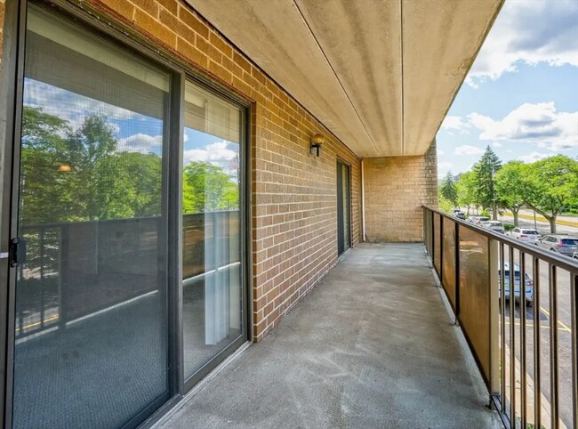 Photo - 185 Quincy Shore Dr Unidad A28