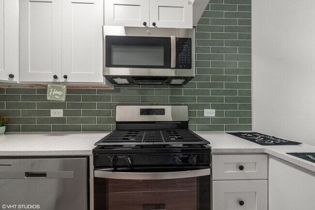 Photo - 15701 Lamon Ave Unit 05