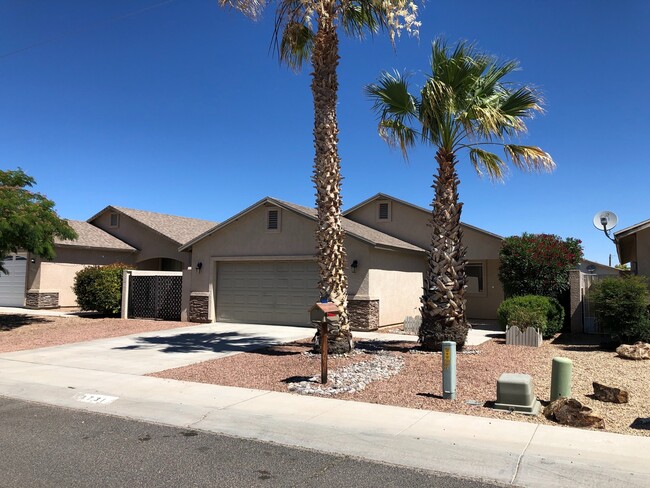 3 Bedroom 2 Bath Home near Hualapai School... - 3 Bedroom 2 Bath Home near Hualapai School...