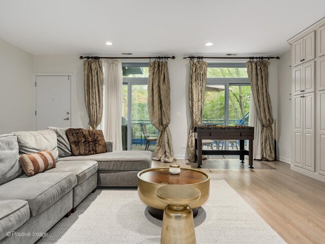 Photo - 24 N May St Unit 333