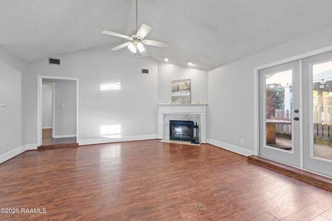 Photo - 115 Meadow Glen Dr