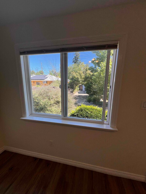 Photo - 139 Roslyn Dr Unit A