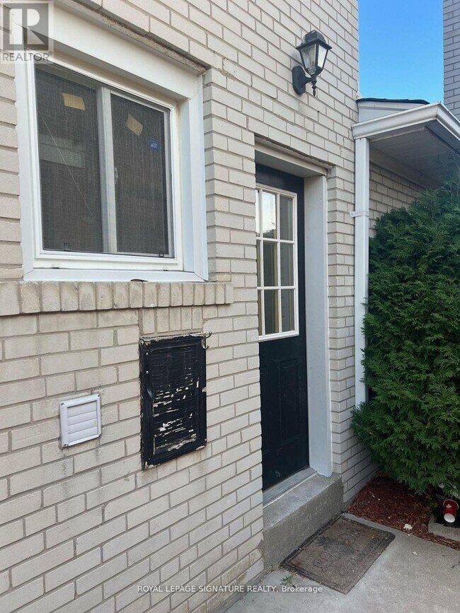 Photo - 1040 Runningbrook Dr