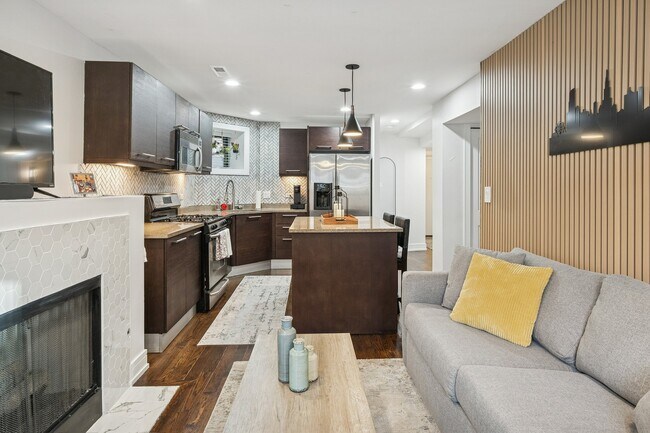 Building Photo - 805 W Bradley Pl