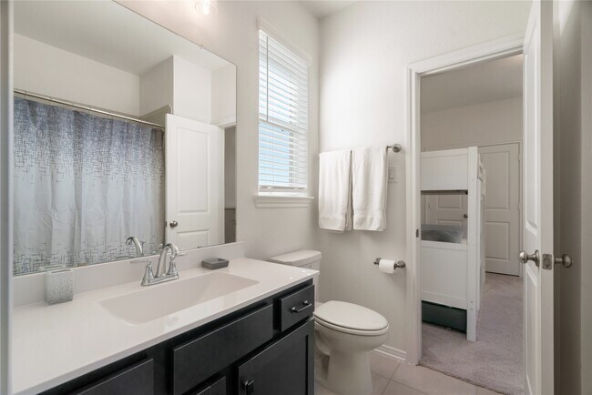 Photo - 648 Silver Pear Ct