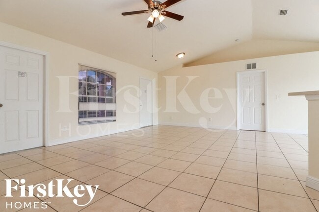 Photo - 3816 20th St W