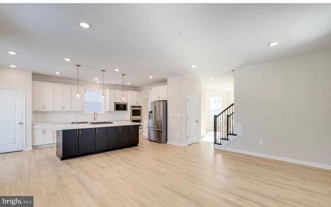 Photo - 10810 Meridian Hill Way