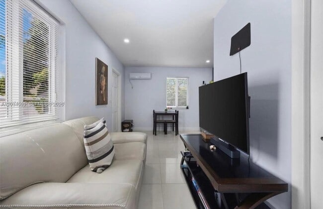 Photo - 6010 NW 38th St Unit 1