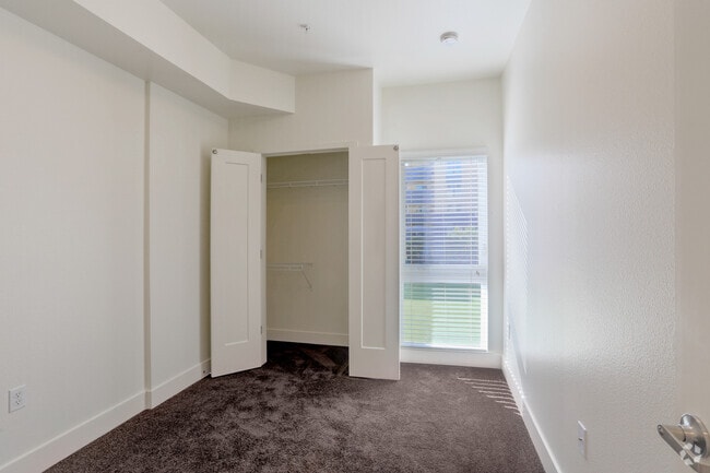 3BR, 2BA - 1130SF