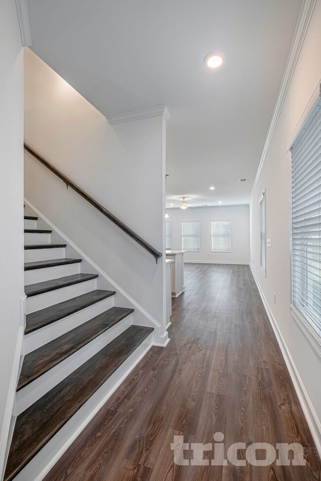 Photo - 177 E Rdg Wy