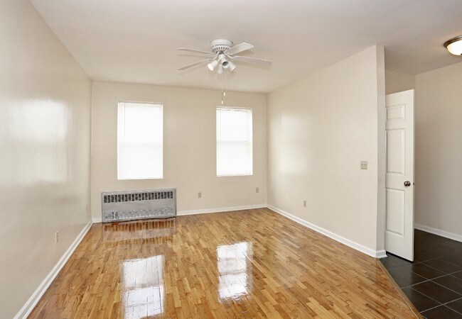 Photo - 87-87 171st St