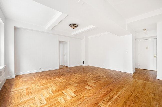 433 W 34th St Unit 9N
