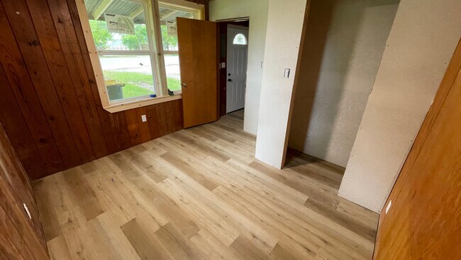 Photo - 1126 Seydler St